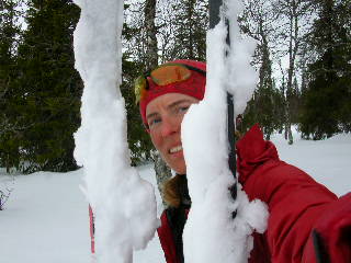 Hur mycket sn kan fastna p ett par skidor?