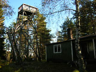 Utsiktstorn och stuga p Vaktarekullen