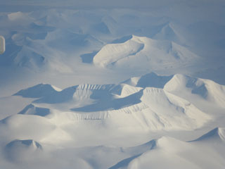 Spetsbergens sockervita landskap frn luften