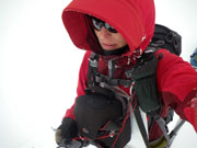 Med kompassen i handen genom en vit vrld av whiteout